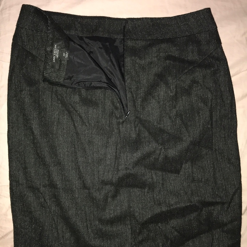 Ann Taylor 2P petite mid-thigh black pencil skirt